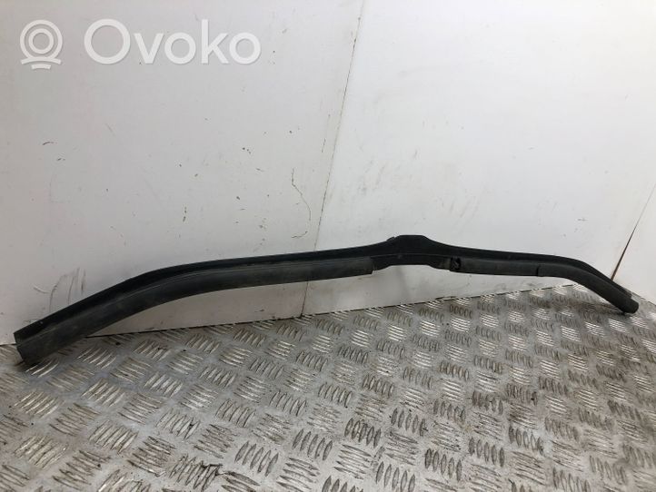 BMW 5 E60 E61 Apdailinė priekinio bamperio juosta 7063835