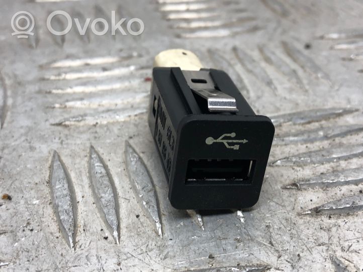 BMW 3 E90 E91 USB socket connector 9167196