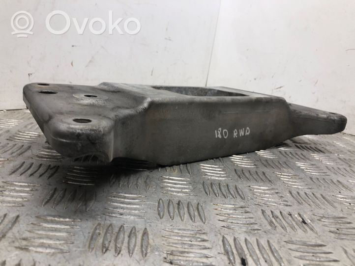 BMW 5 F10 F11 Supporto di montaggio scatola del cambio 6777613