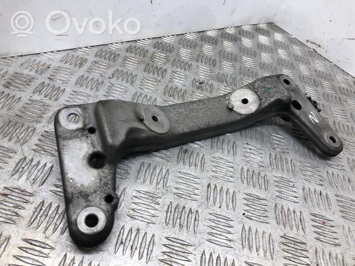 BMW 4 F32 F33 Pavarų dėžės tvirtinimo kronšteinas 6796611