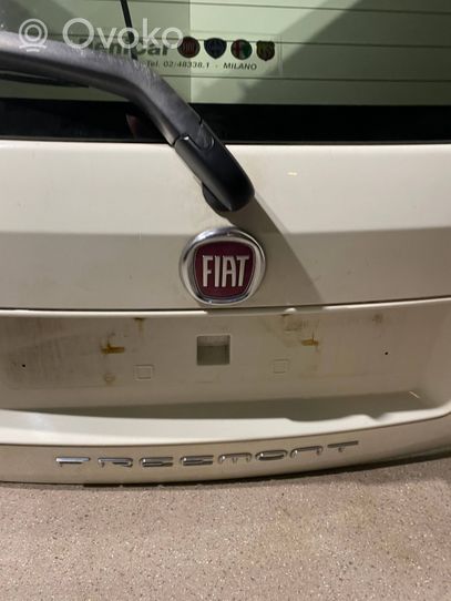Fiat Freemont Takaluukun/tavaratilan kansi 55108674