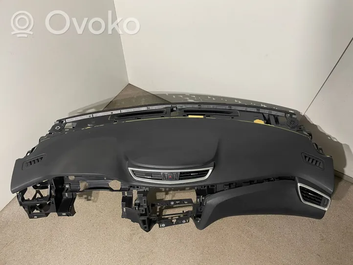 Nissan X-Trail T32 Dashboard 682004CC0A