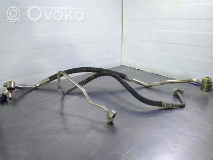 Volvo XC90 Air conditioning (A/C) pipe/hose 