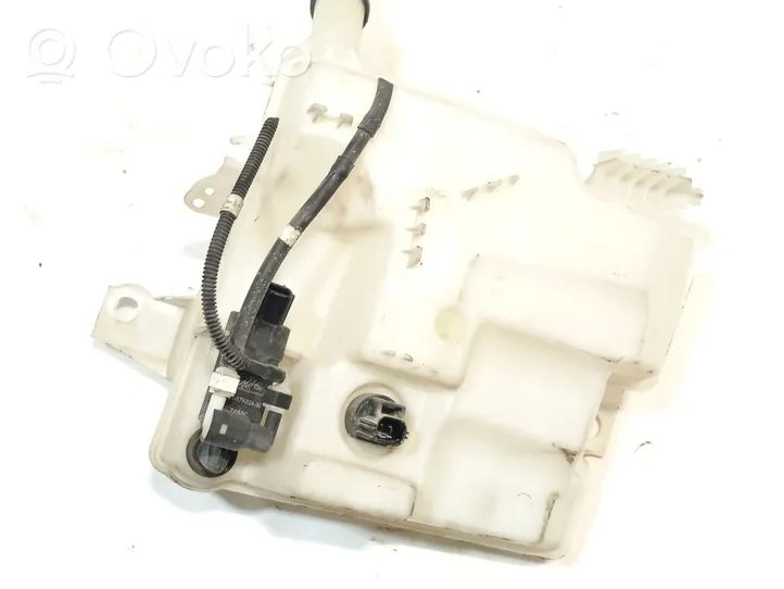 Ford Focus Réservoir de liquide lave-glace BV6117B613CA