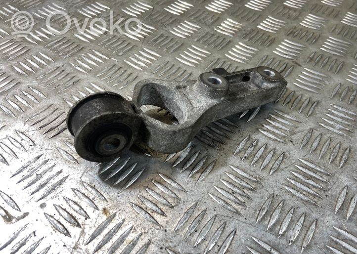 Volvo S60 Supporto della scatola del cambio 31330145