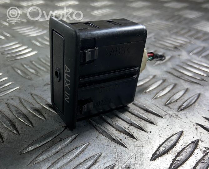 Mazda 6 Câble adaptateur AUX TD1166DFX5700