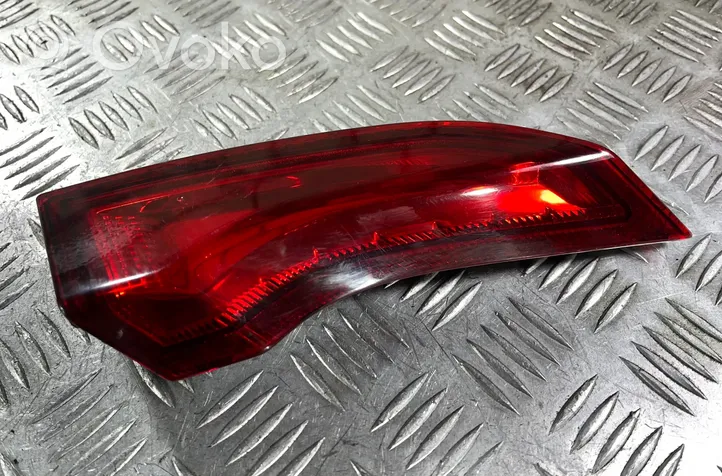 Volvo C70 Lampy tylnej klapy bagażnika 31278314