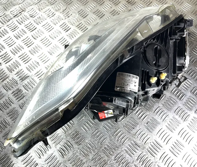 Volvo C70 Lampa przednia 31299756