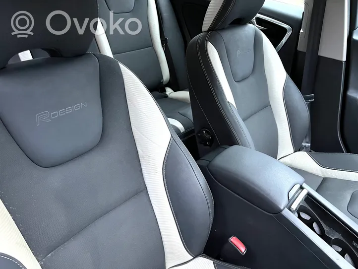 Volvo V60 Fotele / Kanapa / Boczki / Komplet 