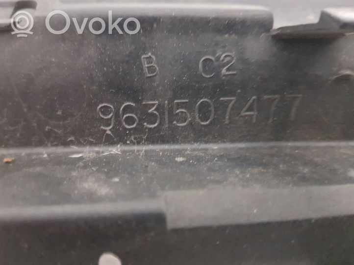 Citroen Xsara Picasso Etupuskurin ylempi jäähdytinsäleikkö 9631507477