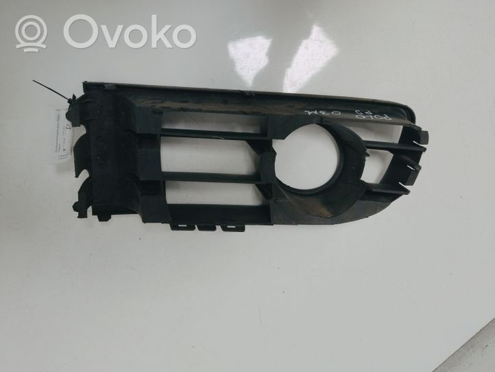 Volkswagen Polo Front fog light trim/grill 6Q0853666C