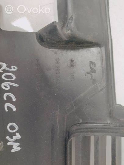 Peugeot 206 Etupuskurin ylempi jäähdytinsäleikkö 9628934280