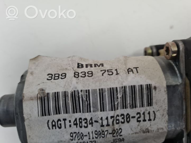 Volkswagen PASSAT B5.5 Galinis varikliukas langų pakėlėjo 3B9839751AT