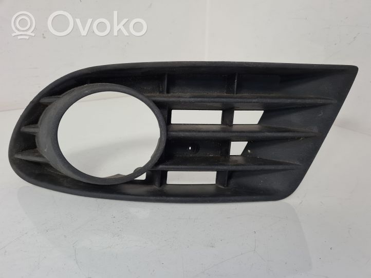 Volkswagen Golf Plus Priešrūkinio žibinto apdaila/ grotelės 5M0853666B