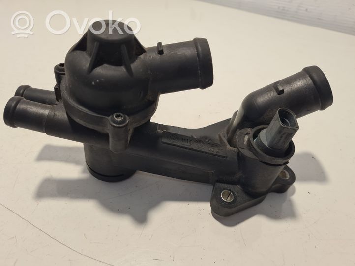 Volkswagen Polo Boîtier de thermostat / thermostat 03C121111B