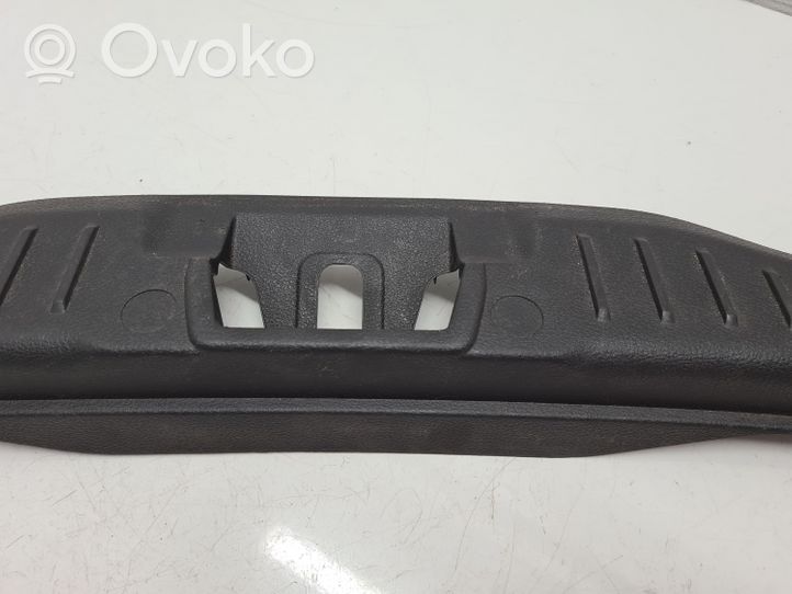 Ford Focus Bagažinės slenksčio apdaila BM51N40352A