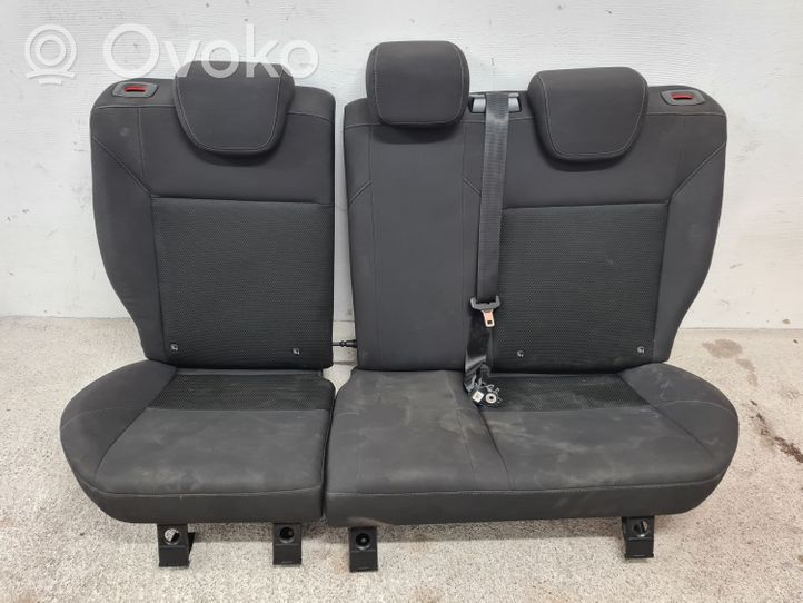 Ford Focus Second row seats 