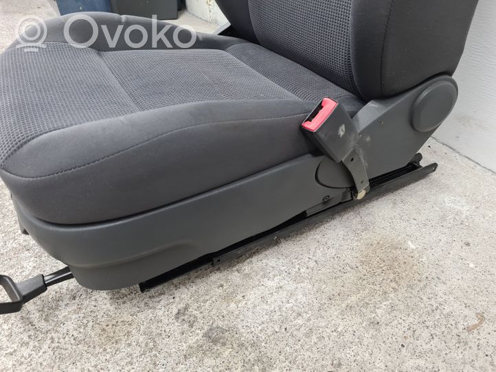 Volkswagen Polo IV 9N3 Front passenger seat 