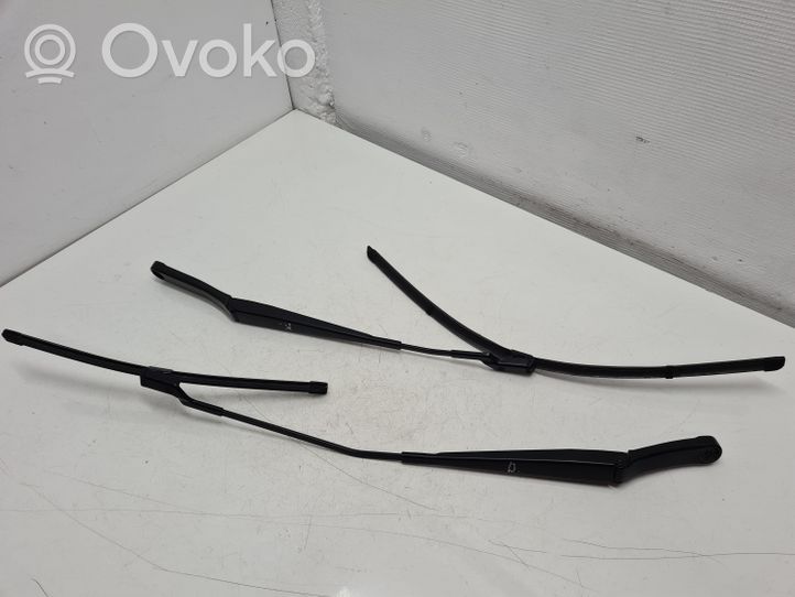 Skoda Fabia Mk3 (NJ) Front wiper blade arm 6V1955410A