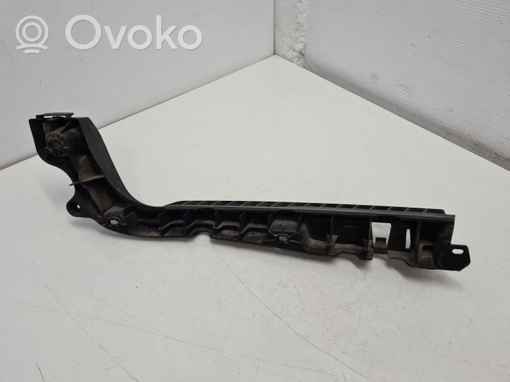 Skoda Fabia Mk3 (NJ) Support de pare-chocs arrière 6V9807864