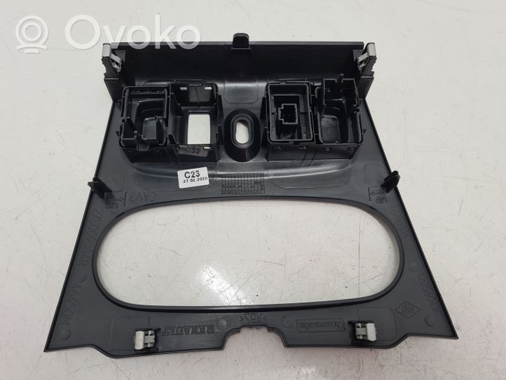 Dacia Sandero Console centrale, commande chauffage/clim 275009384R