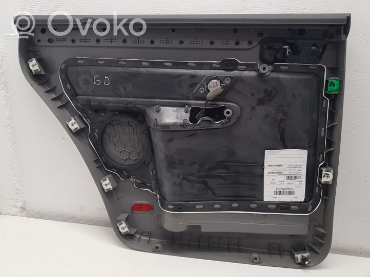 Volkswagen Touran I Takaoven verhoilu 1T0867212