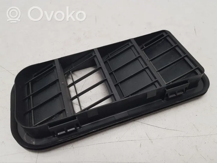 Volkswagen Golf VII Quarter panel pressure vent 7N0819465D