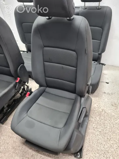 Volkswagen Golf Sportsvan Seat set 