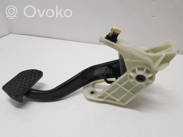 BMW 1 F20 F21 Brake pedal 6876797