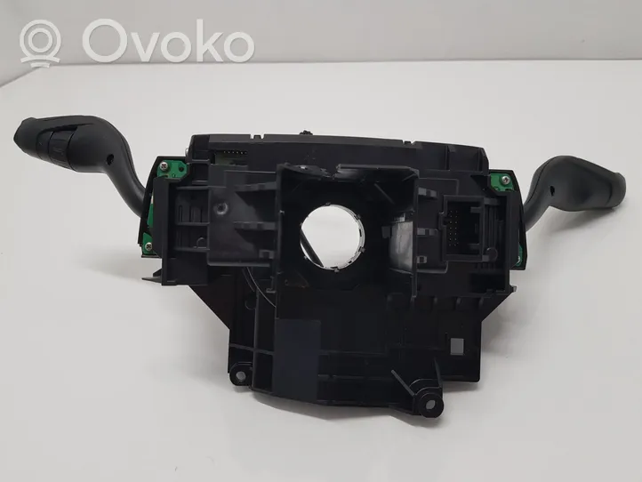 Ford Focus Interruptor/palanca de limpiador de luz de giro AV6T13335AB