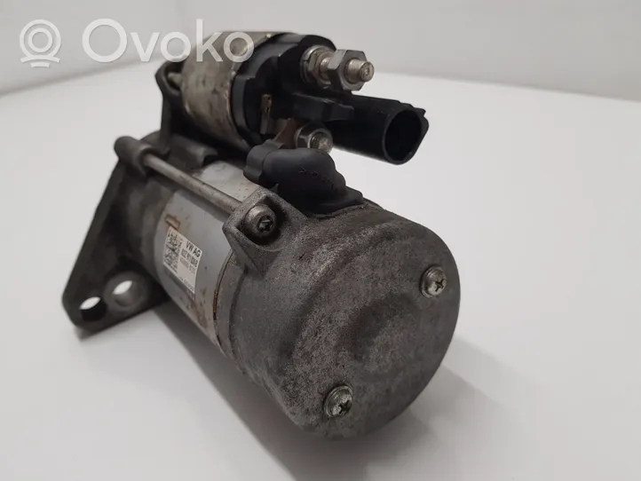 Volkswagen Golf VII Starter motor 02Z911024B