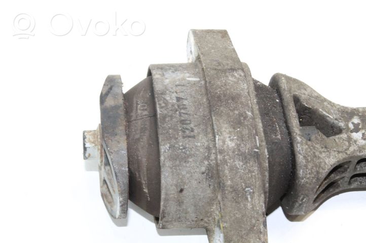 Hyundai i30 Supporto di montaggio scatola del cambio 21950A5000