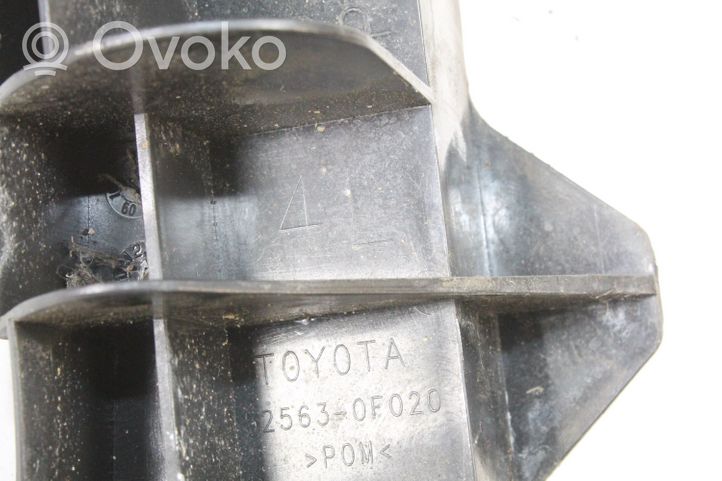 Toyota Verso Support de coin de pare-chocs 525630F020