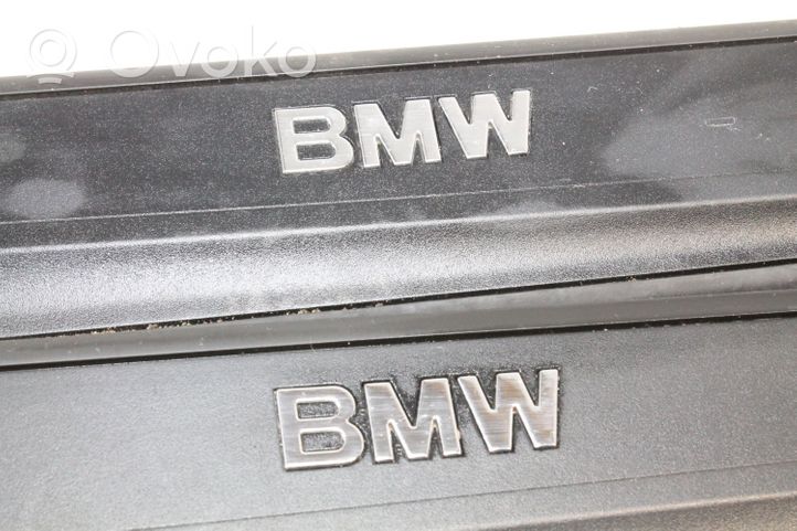 BMW X1 E84 Muu kynnyksen/pilarin verhoiluelementti 7318568