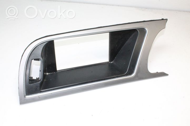 Audi A5 8T 8F Konsola środkowa / Radio / GPS 8T2857185H