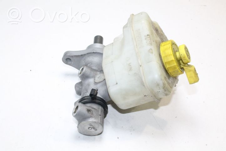 Volkswagen Touareg I Brake fluid reservoir 