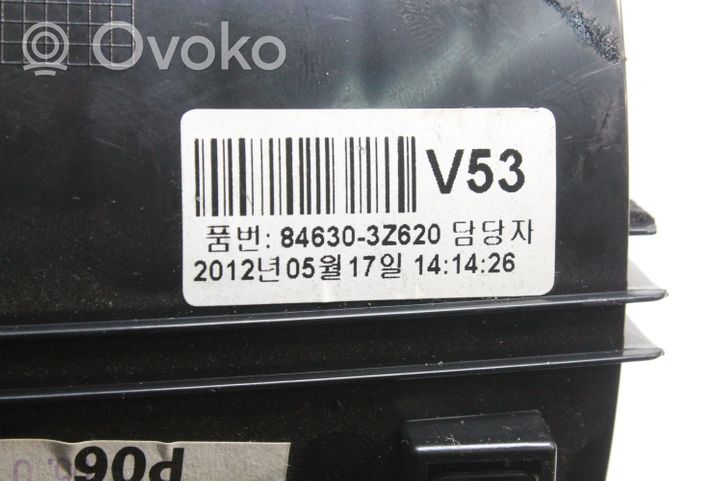 Hyundai i40 Peleninė panelėje 846303Z620