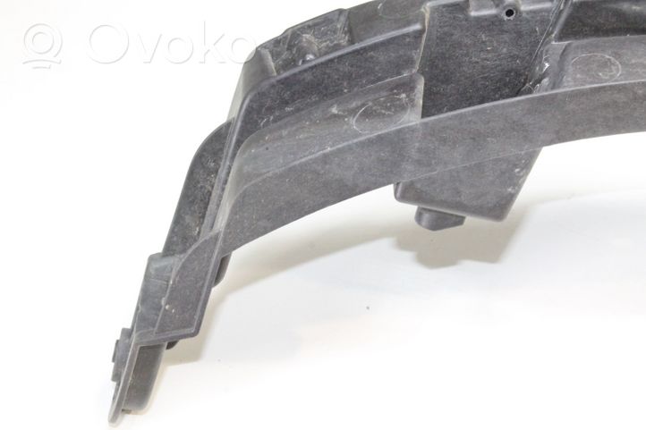 Audi Q3 8U Bampera stūra daļas stiprinājums 8U0807453A