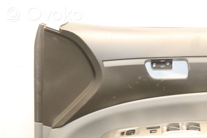 Toyota Prius (NHW20) Apmušimas priekinių durų (obšifke) 