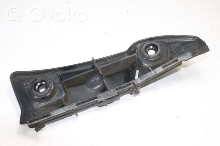 Mercedes-Benz A W176 Puskurin kannattimen kulmakannake A1768850165