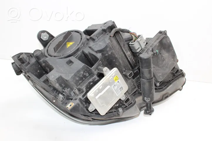 Mercedes-Benz C W204 Lampa przednia A2048208139