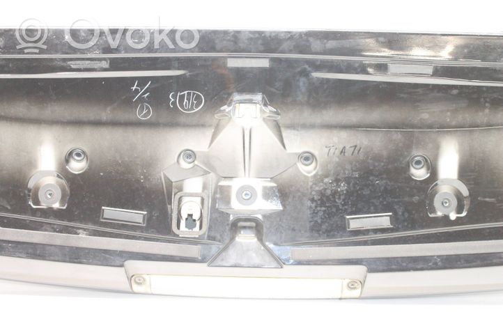 Lexus RX 330 - 350 - 400H Spojler klapy tylnej / bagażnika 7608548041