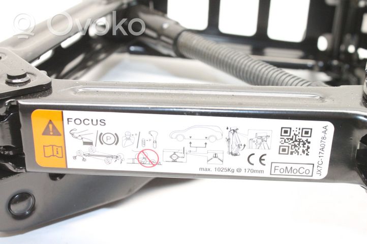 Ford Focus Cric di sollevamento JX7C17A078AA