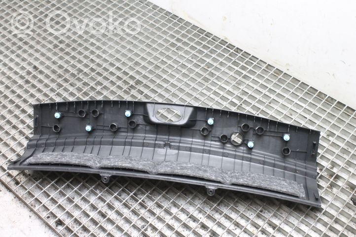 KIA Sorento Centre console side trim rear 857702P000