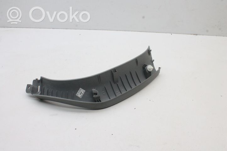 KIA Sorento Altra parte interiore 817302P000