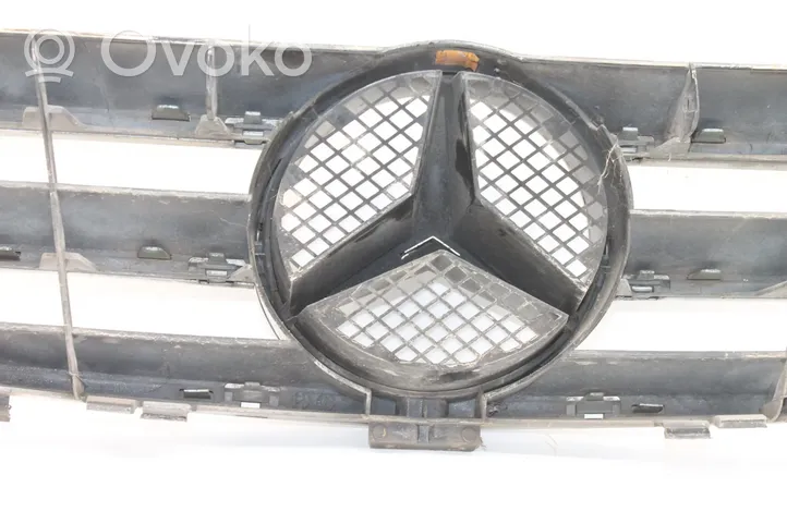 Mercedes-Benz CLK A209 C209 Autres pièces de carrosserie A2098800123