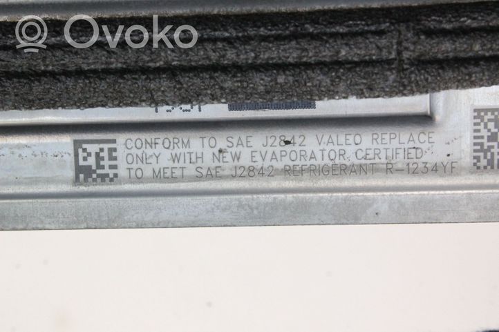 Toyota Supra A90 Pečiuko radiatorius 