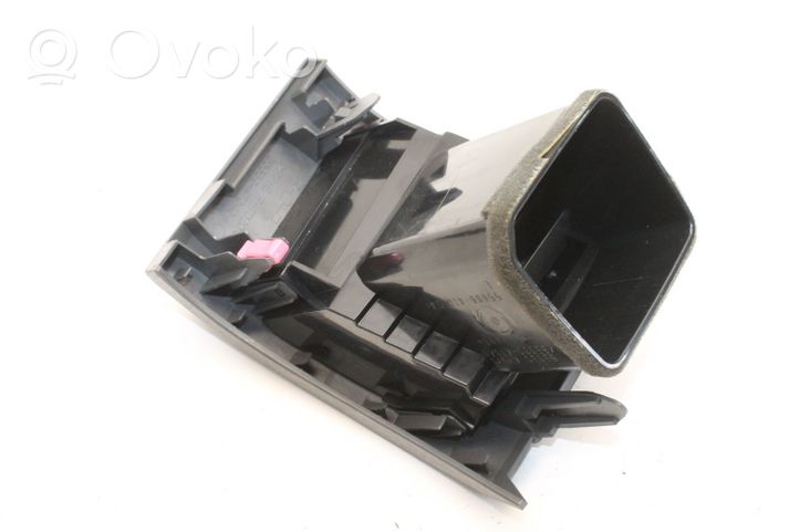 Toyota Prius (XW30) Kojelaudan tuuletussuuttimen suojalista 5566047070