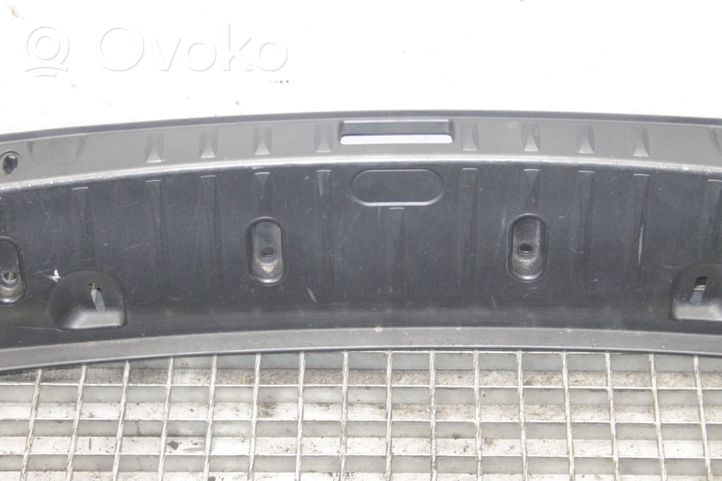 BMW 3 E92 E93 Bagažinės slenksčio apdaila 7122400