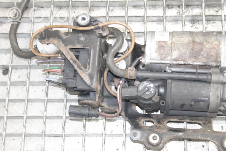 Audi A8 S8 D4 4H Ilmajousituksen kompressoripumppu 4H0616005C